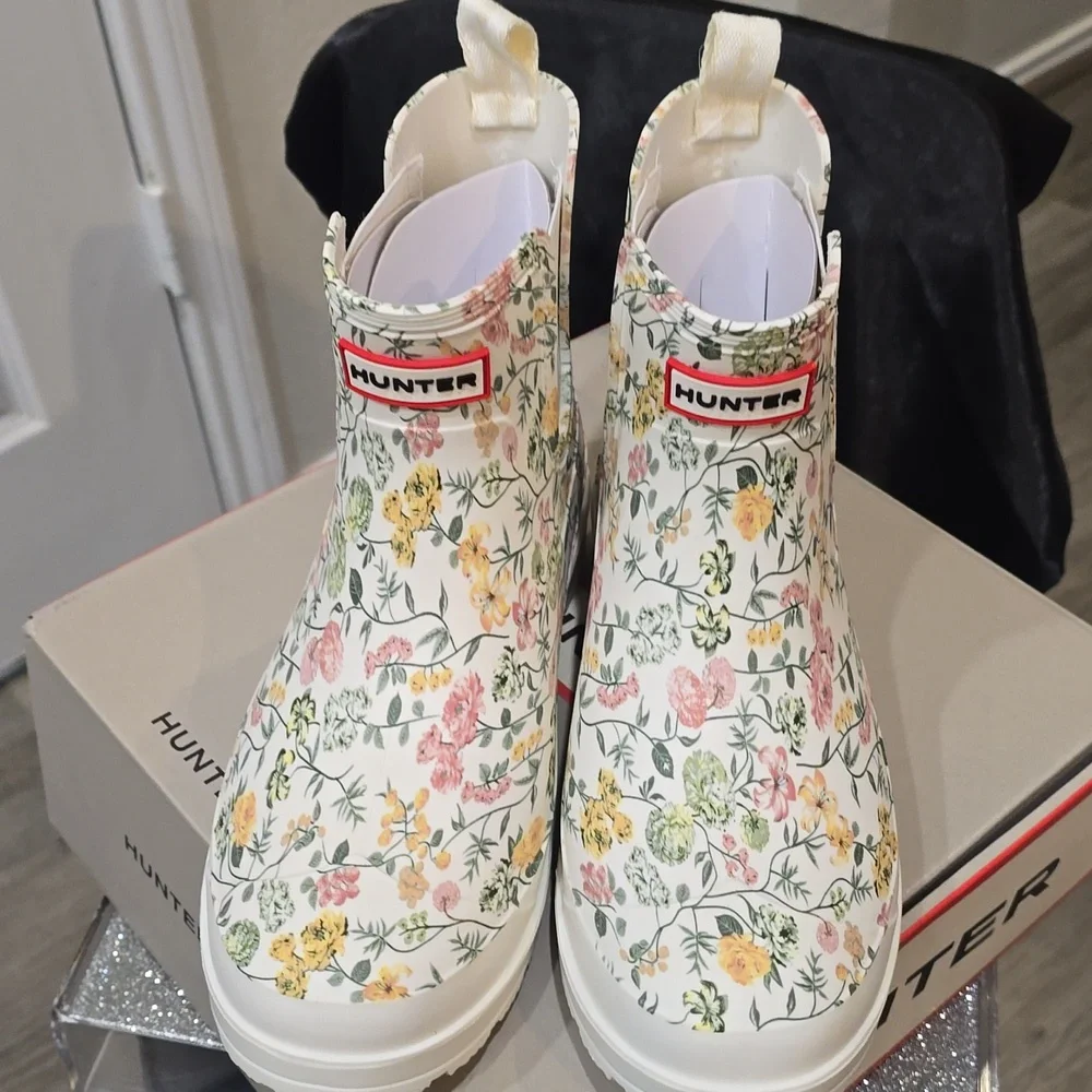 Hunter Tabitha Chelsea Rain Boots - Floral Rain - Picture 9 of 11